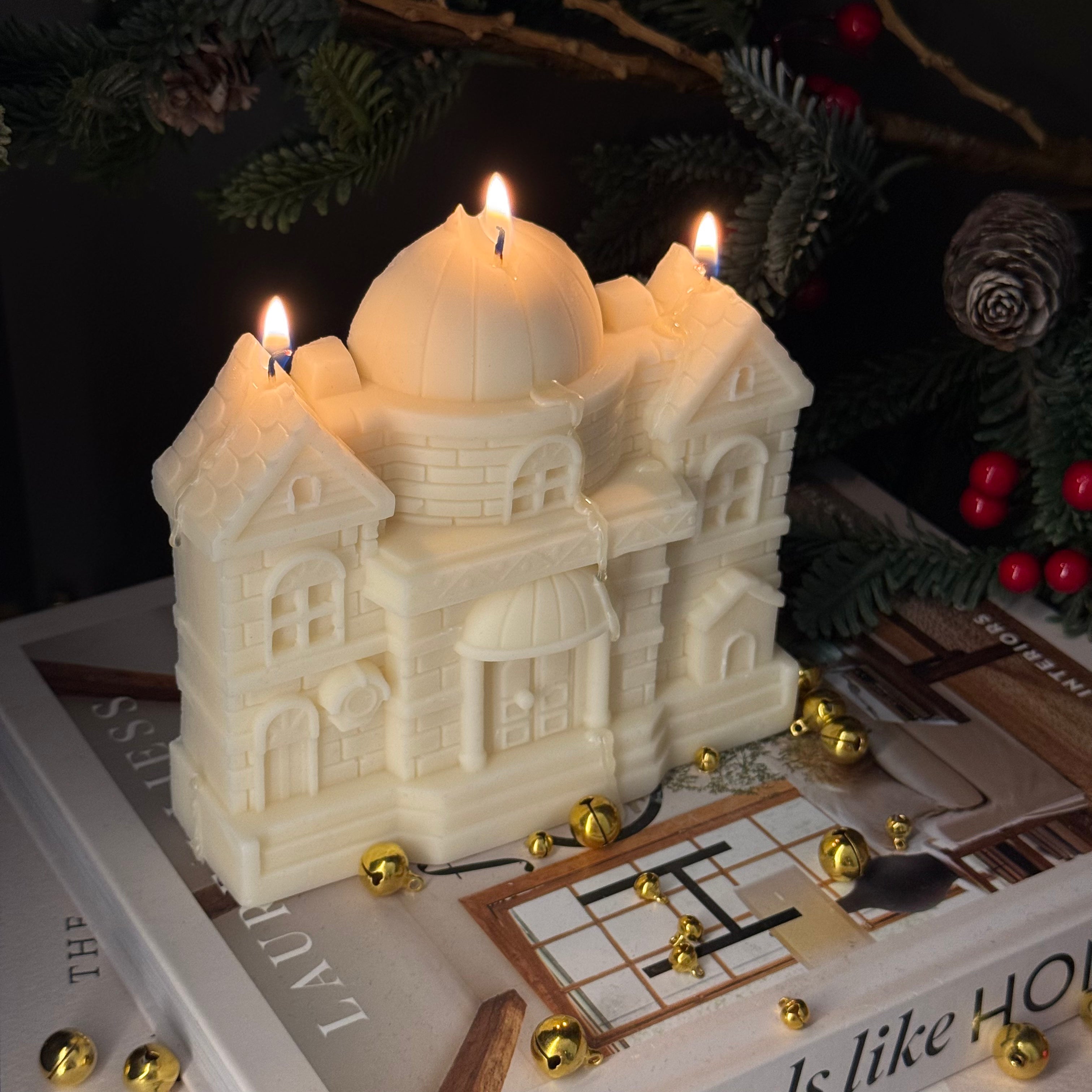 Winter Palace - Candela Scultorea