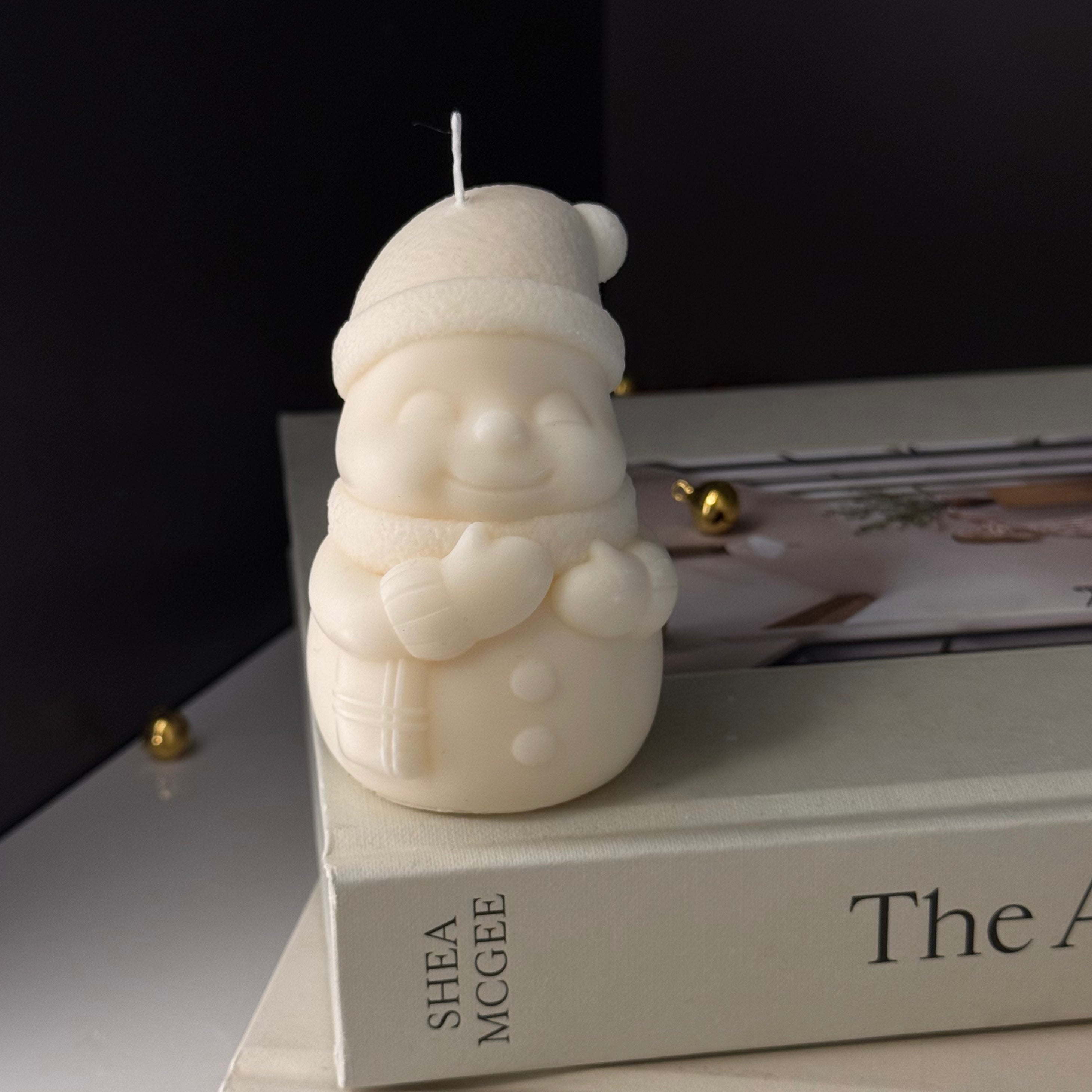 Snow Hug - Candela Scultorea