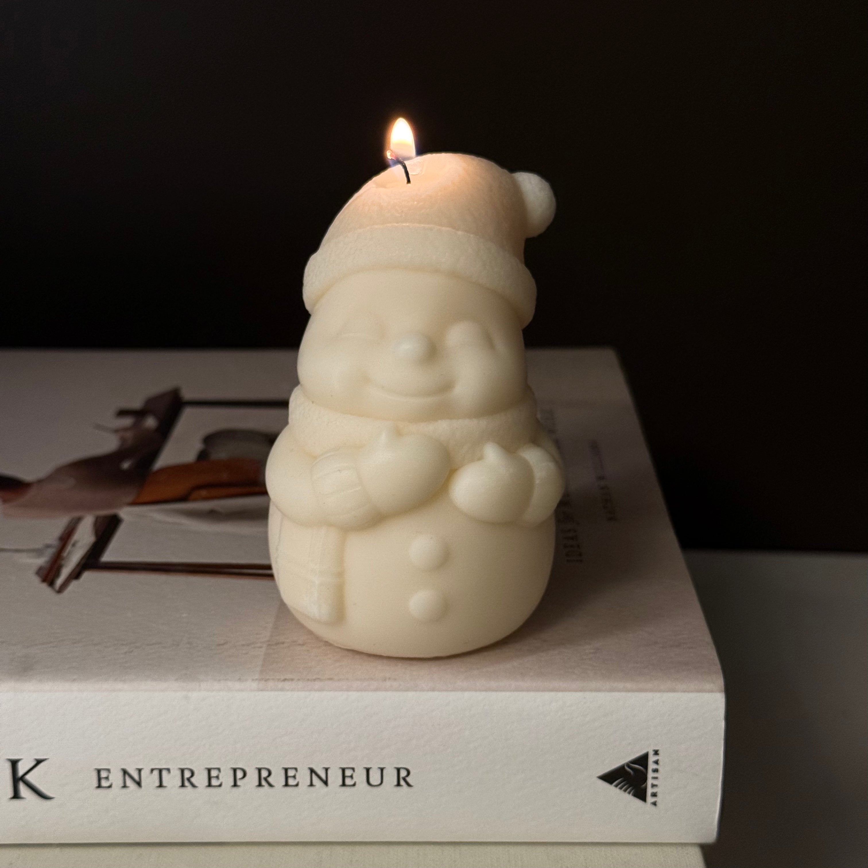 Snow Hug - Candela Scultorea