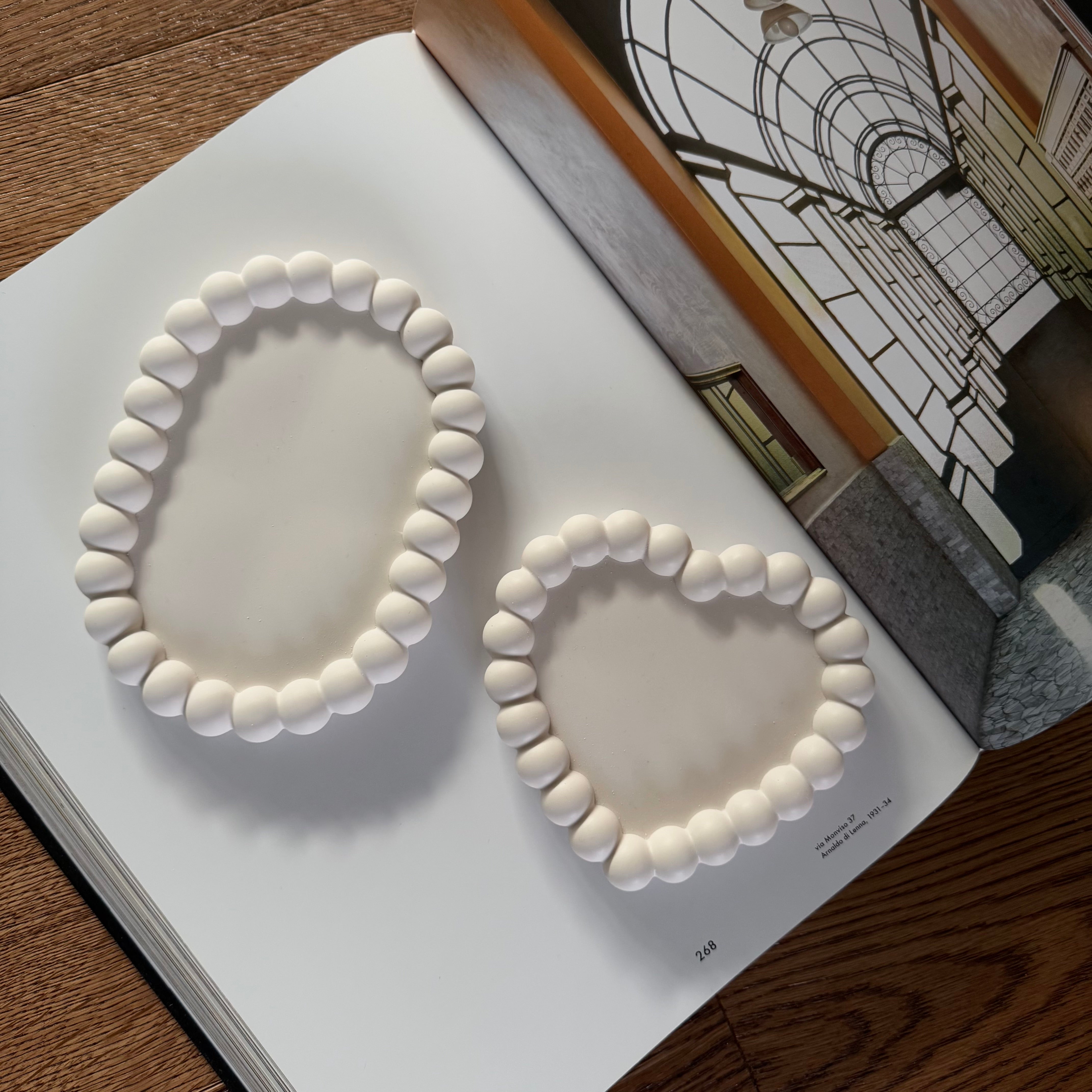 Pearl oval