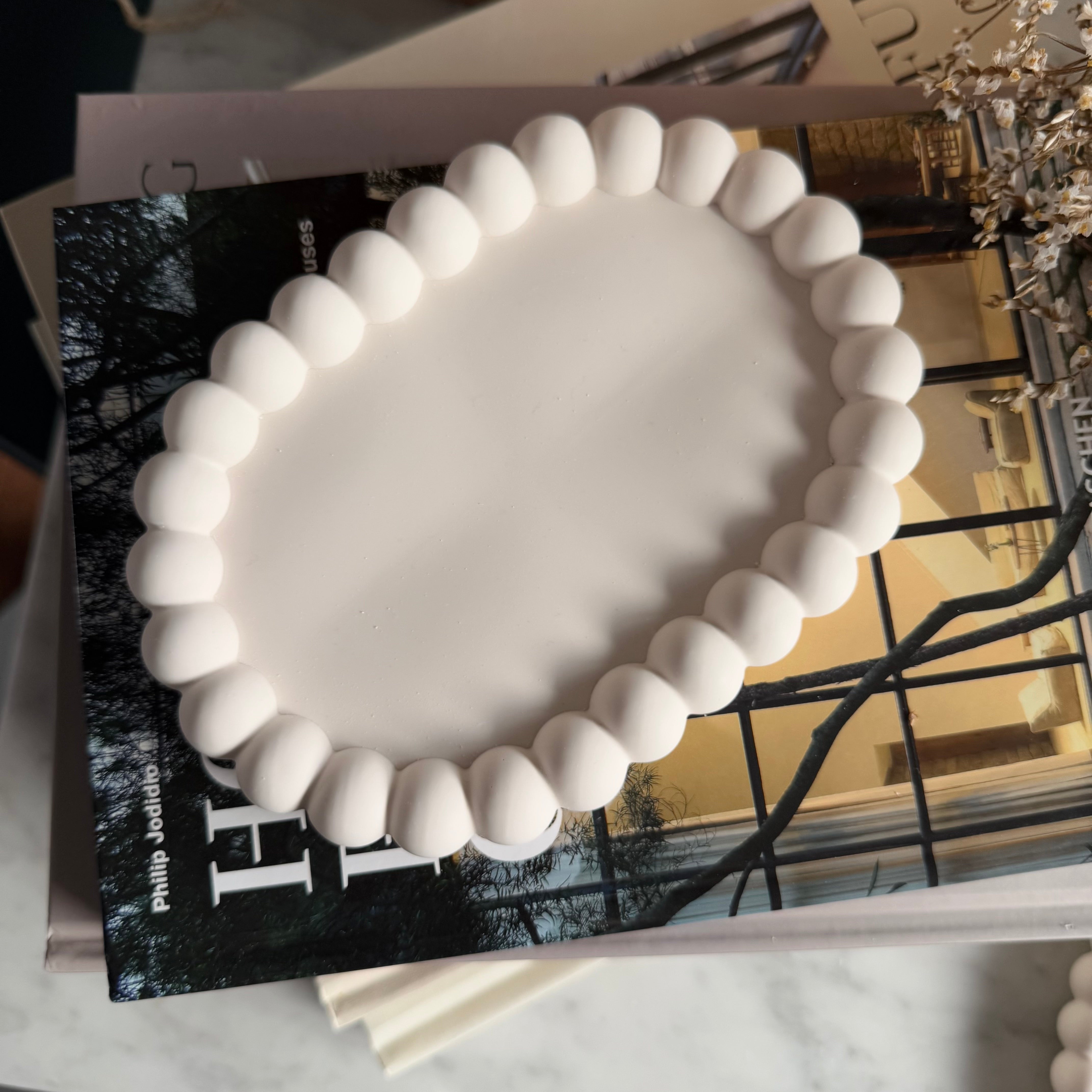 Pearl oval