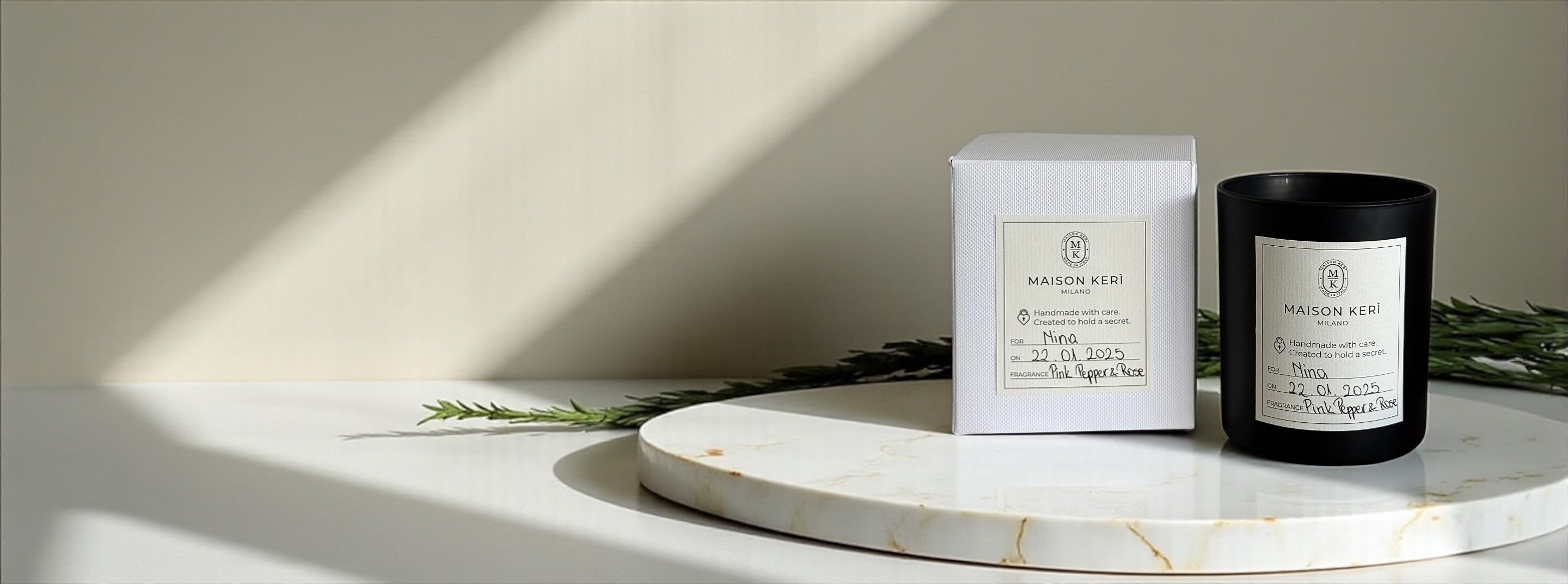 <p>La candela che custodisce</p><p>il tuo messaggio segreto</p>